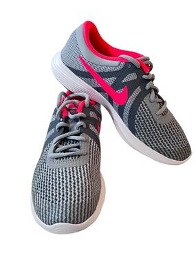 Nike Revolution 4 Sneakers Tennis Shoes Youth Size 4 New Gray Pink